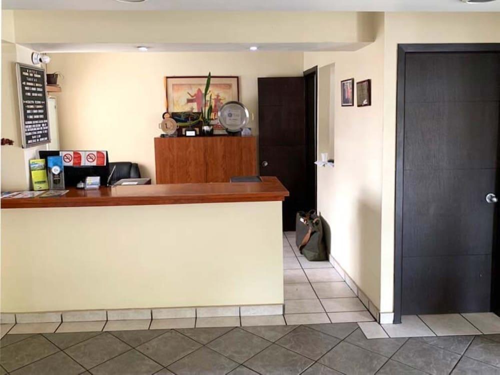 Hotel Posada Don Fernando エンセナダ エクステリア 写真