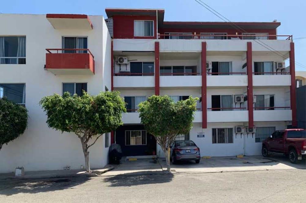 Hotel Posada Don Fernando エンセナダ エクステリア 写真