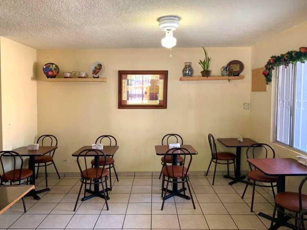 Hotel Posada Don Fernando エンセナダ エクステリア 写真